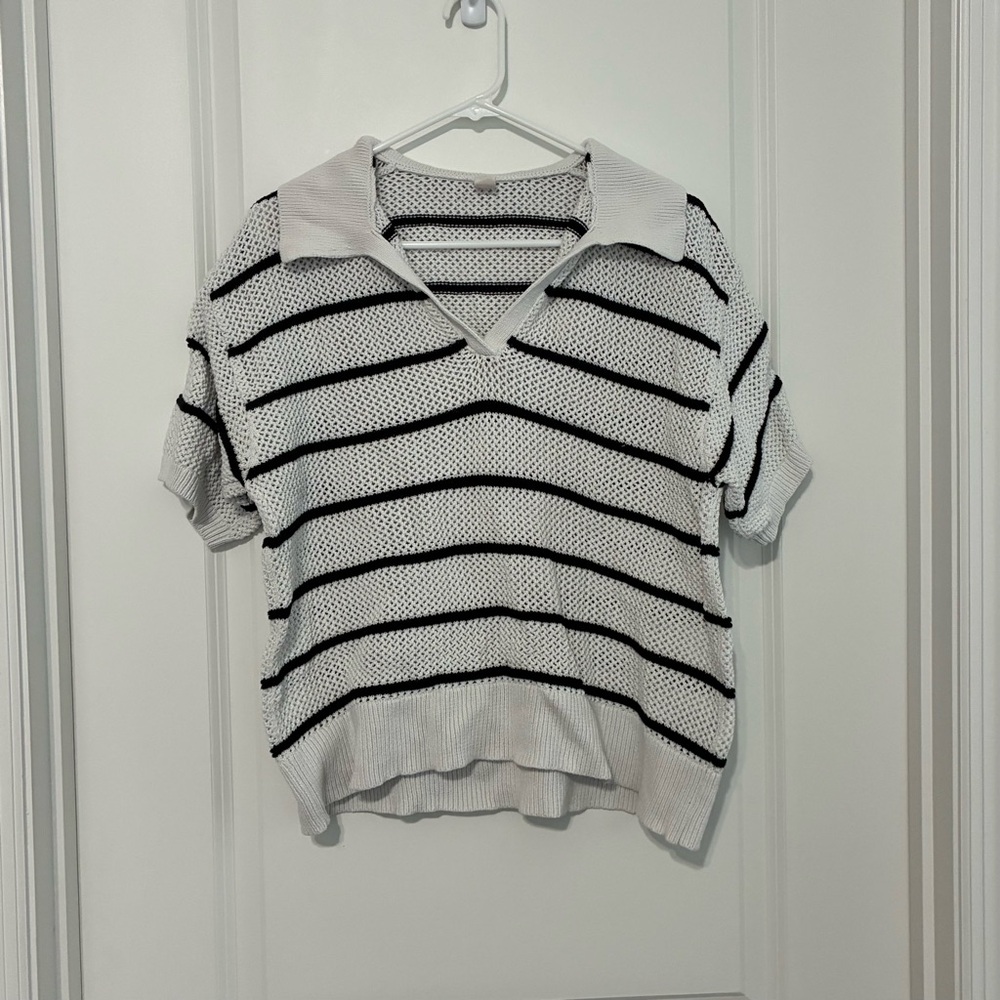 Old Navy Black and White Striped Short Sleeve Knit Top Women’s XL Cropped Preppy